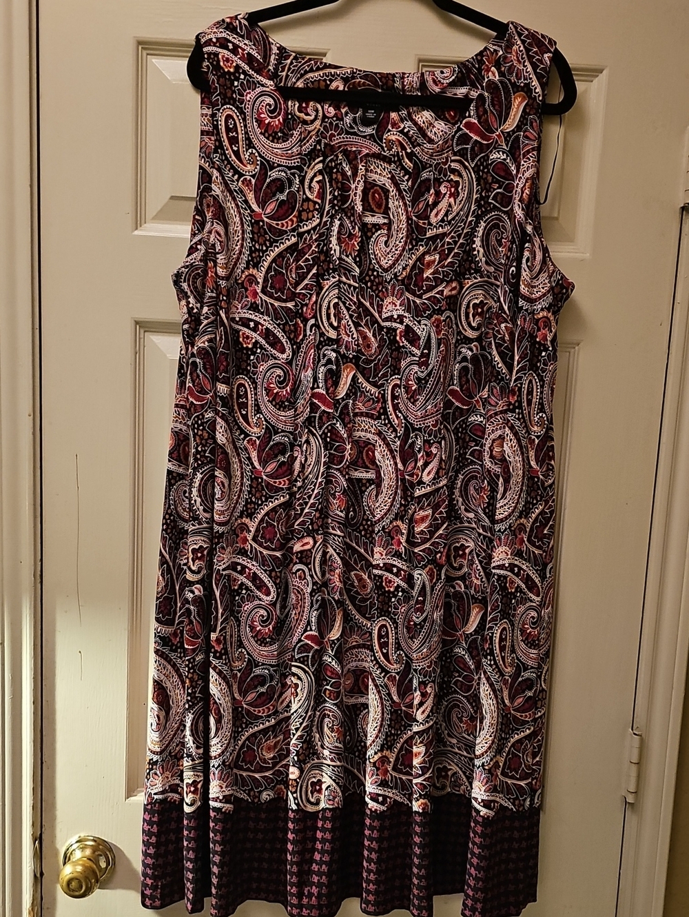 Perceptions Sleeveless Paisley Tunic - Black & Pink